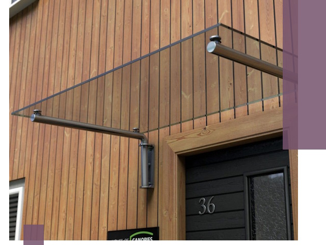 Стеклянные козырьки на входы и фасады в Зеленодольске